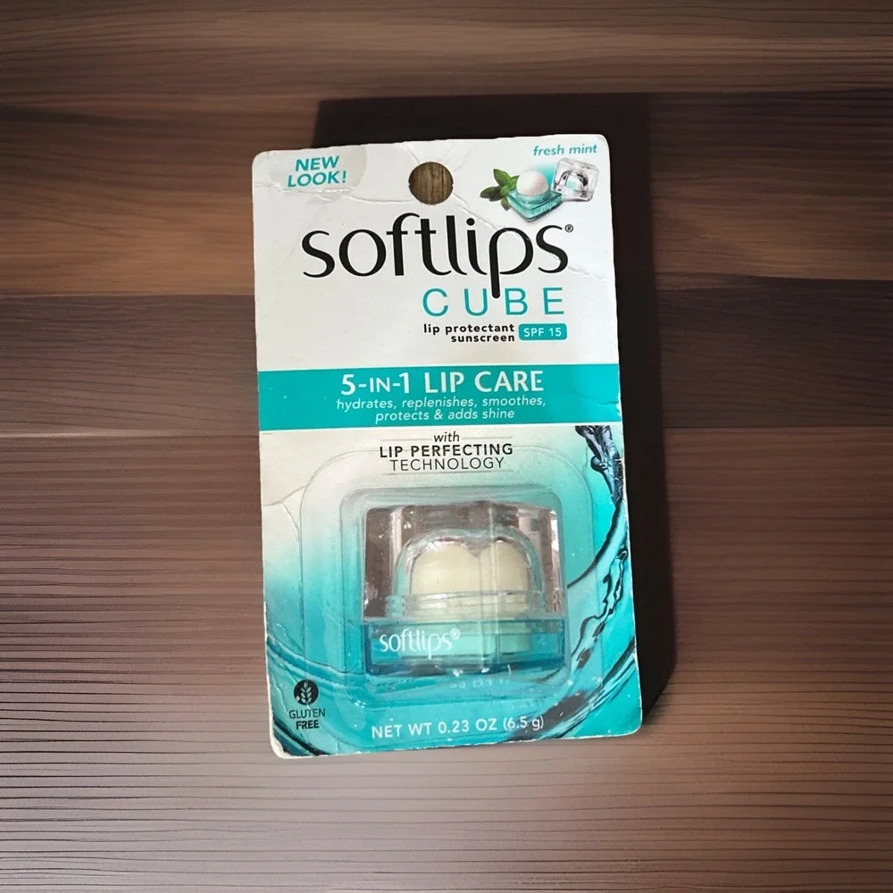 NEW Softlips Cube Fresh Mint 5-in-1 Lip Care Sunscreen Protectant SPF15 Exp 1/17